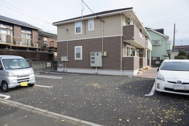 サンリットの駐車場|車をお持ちの方に嬉しい駐車場付きの物件です