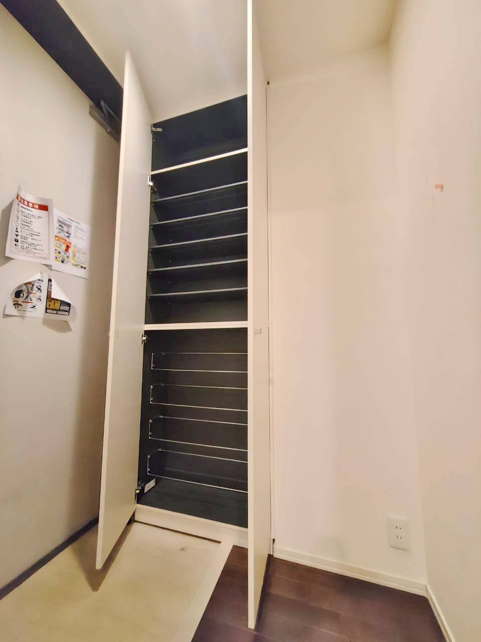Ｆｉｏｒｅ鷺宮の玄関|★トールタイプのシューズＢＯＸ★