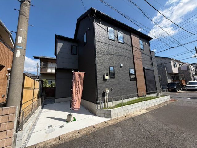 越谷市赤山町新築戸建ての駐車場