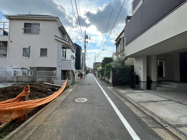 目黒区緑が丘　新築戸建の前面道路含む現地写真|2026.08.20撮影