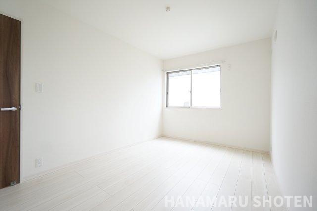 ネオ君塚戸建の洋室