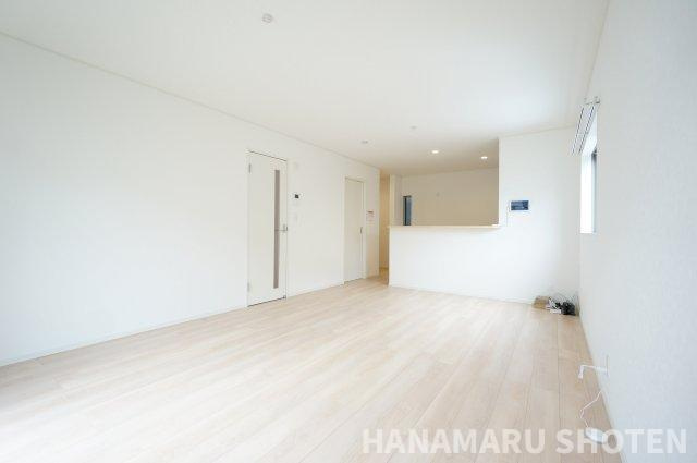 Kolet四街道#05の居間・リビング|物件、駅でお待ち合わせでのご案内歓迎！