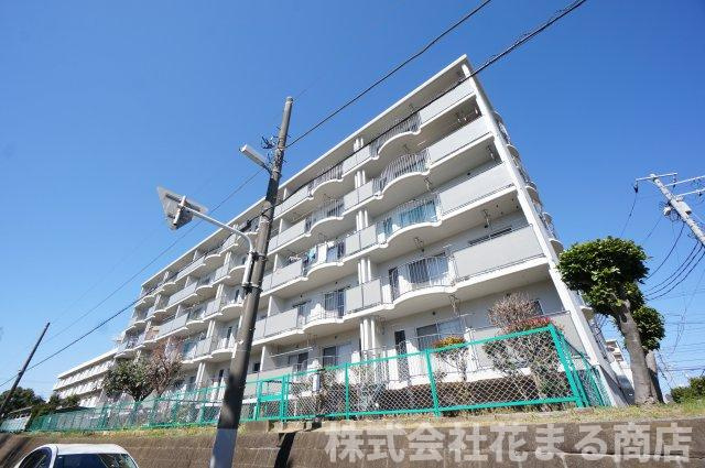 第二みつわ台ハイツDの外観|物件、駅でお待ち合わせでのご案内歓迎！