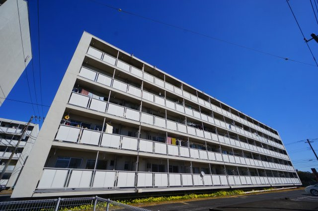 ビレッジハウス検見川1号棟の外観|お問い合わせは花まる商店まで！