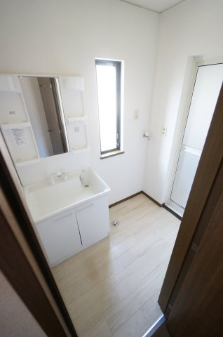 レジデンスヤマダ テラスハウスの洗面所|初期費用ご相談ください！