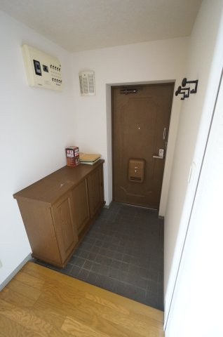 エルテナおゆみ野Ⅰの玄関|ご見学・ご契約時の送迎可能！