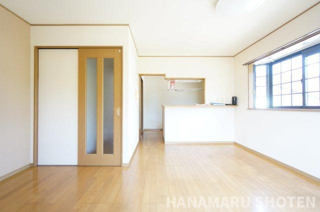 プレジールF・Eの居間・リビング|物件、駅でお待ち合わせでのご案内歓迎！
