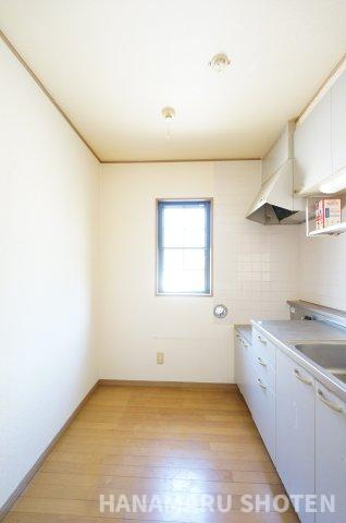 プレジールF・Eのキッチン|物件、駅でお待ち合わせでのご案内歓迎！