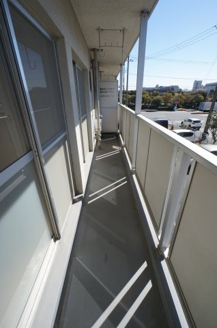 ビレッジハウス検見川8号棟のバルコニー|水曜日、営業時間外もご相談ください！