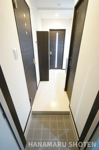 Glareの玄関|当日の見学大歓迎！
物件、駅でお待ち合わせでのご案内歓迎！
