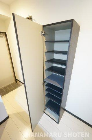 Glareの玄関|当日の見学大歓迎！
物件、駅でお待ち合わせでのご案内歓迎！