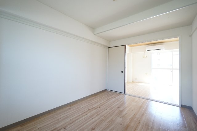 ビレッジハウス市原4号棟の洋室|お部屋探しは弊社にお任せ下さい！