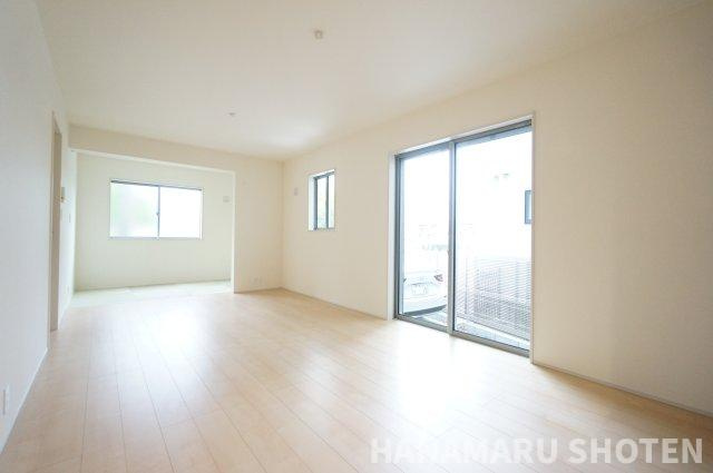 マイホームネクスト中央区寒川町の居間・リビング|物件、駅でお待ち合わせでのご案内歓迎！
