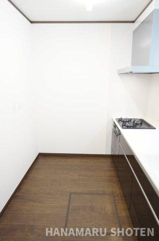 BG1のキッチン|物件、駅でお待ち合わせでのご案内歓迎！