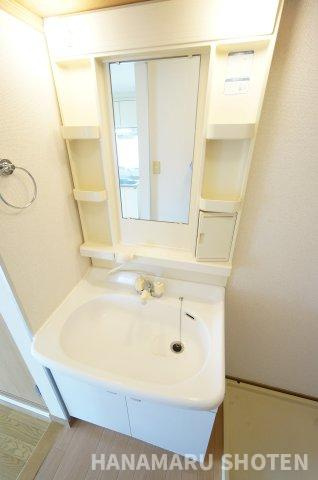 TフラットBの独立洗面台|物件、駅でお待ち合わせでのご案内歓迎！