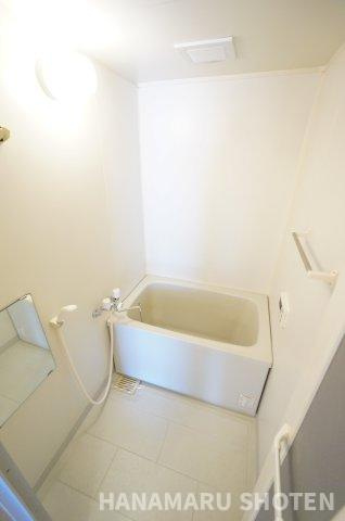 TフラットBの浴室|物件、駅でお待ち合わせでのご案内歓迎！
