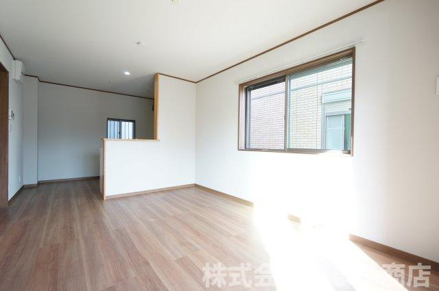 セブンハウスの居間・リビング|物件、駅でお待ち合わせでのご案内歓迎！