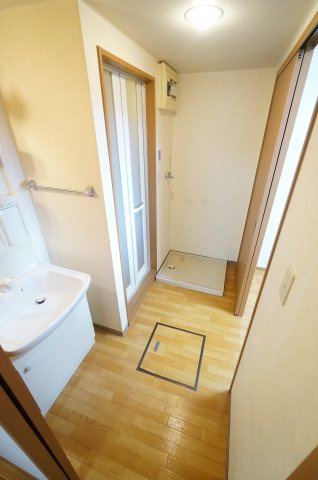 グレイスヴィラの玄関|詳細、ご不明点等、お気軽にご連絡ください！
※すべて反転タイプのお写真です
