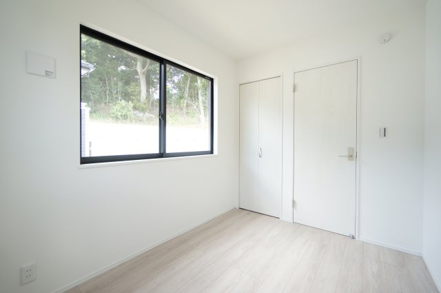 家族の癒しの場♪庭付き戸建て！の洋室|お電話でのご予約がスムーズです！