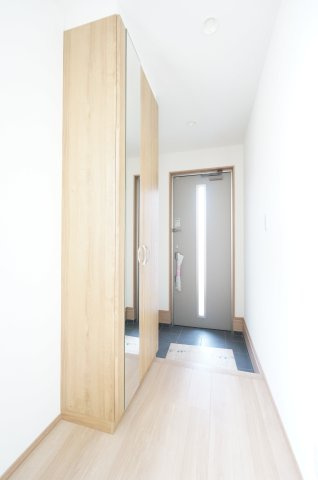 家族の癒しの場♪庭付き戸建て！の玄関|ご見学・ご契約時の送迎可能！