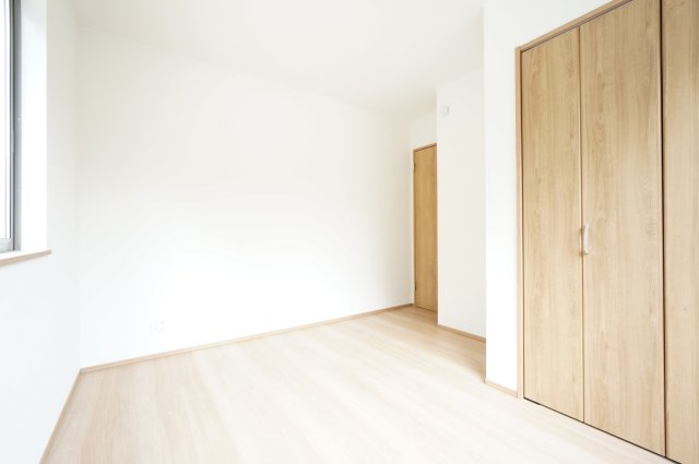 家族の癒しの場♪庭付き戸建て！の洋室|当日の見学大歓迎！