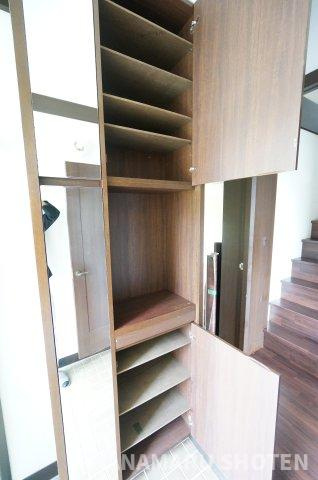 高津戸町戸建貸家の玄関|物件、駅でお待ち合わせでのご案内歓迎！