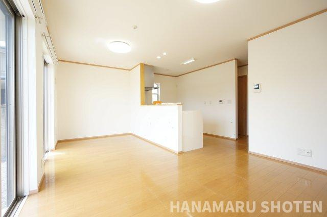 グランフェリシアの居間・リビング|物件、駅でお待ち合わせでのご案内歓迎！