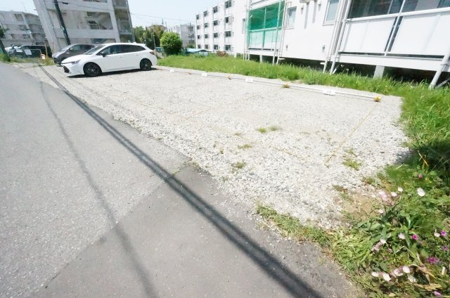 ビレッジハウス愛生７号棟の駐車場|オンライン対能応可！