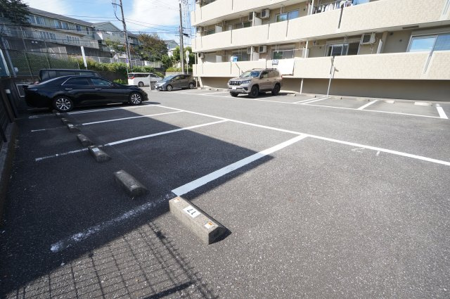 サンライズ鎌取の駐車場|ご見学・ご契約時の送迎可能！
