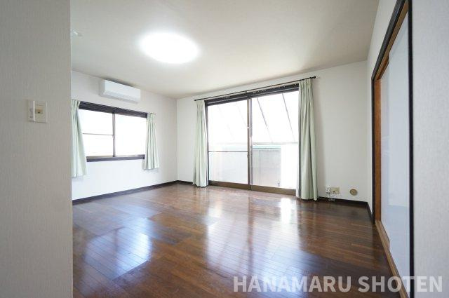 千葉市中央区松ヶ丘町貸家(JTI)の居間・リビング|当日の見学大歓迎！