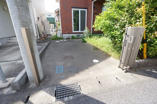 浜野町貸家　の駐車場|詳細、ご不明点等、お気軽にご連絡ください！