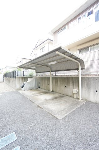 フォレスト・グレイスの駐車場