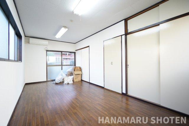道場南戸建の居間・リビング|物件、駅でお待ち合わせでのご案内歓迎！