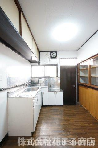 道場南戸建のキッチン|物件、駅でお待ち合わせでのご案内歓迎！