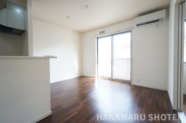 シャルマンDの居間・リビング|物件、駅でお待ち合わせでのご案内歓迎！