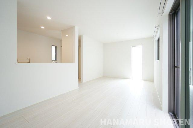 Sumai-to千葉市若葉区若松台の居間・リビング|物件、駅でお待ち合わせでのご案内歓迎！