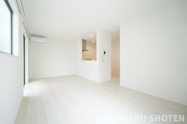 Sumai-to千葉市若葉区若松台の居間・リビング|物件、駅でお待ち合わせでのご案内歓迎！