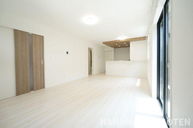 Sumai-to千葉市若葉区加曽利町の居間・リビング|物件、駅でお待ち合わせでのご案内歓迎！
