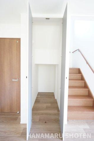 ネクスト松が丘の収納|物件、駅でお待ち合わせでのご案内歓迎！