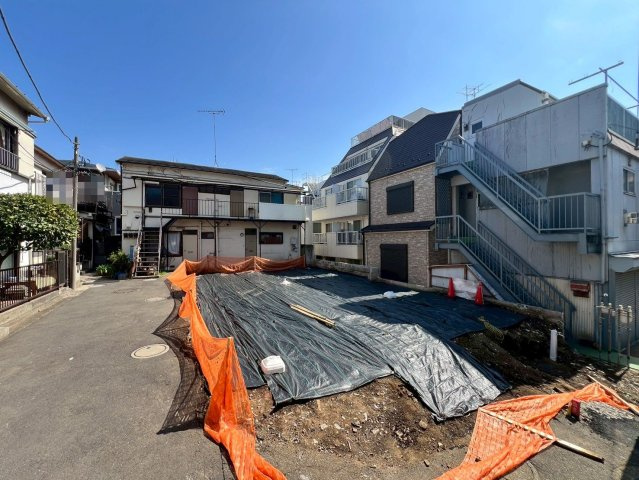 【外観】 | 品川区豊町６丁目　新築戸建て | 【更地現地】北西角地ならではの、伸びやかな開放感が魅力です
