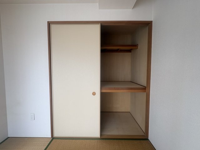 ロハス江坂の収納