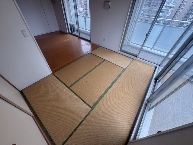 ロハス江坂の和室
