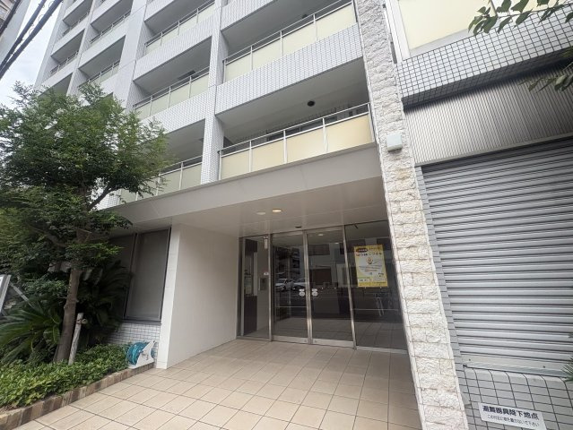 ロハス江坂のエントランス