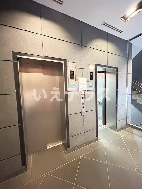 トア山手フラッツのロビー