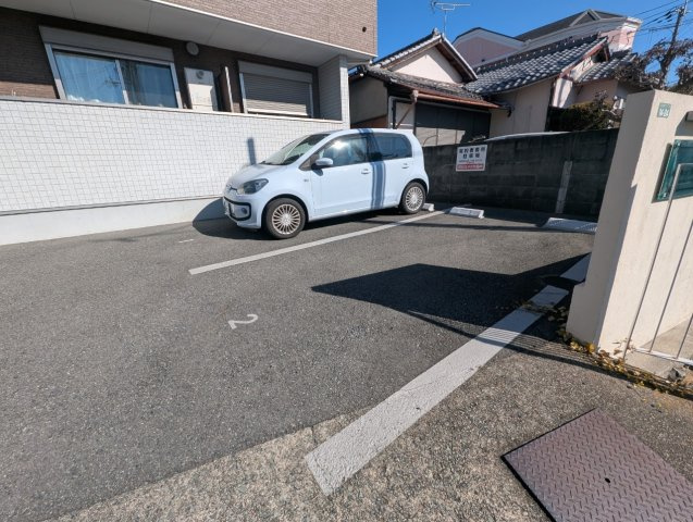 ラウレア豊中の駐車場