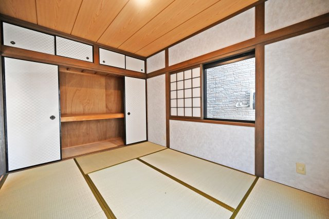 吹田市岸部北３丁目中古一戸建て│4SLDK＋並列駐車2台可の和室|和室ならではの使い勝手の良さがあり、来客対応やお子様の遊び場など幅広く活用できます。