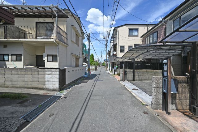 吹田市岸部北３丁目中古一戸建て│4SLDK＋並列駐車2台可の周辺|近隣に小・中学校が揃っており、お子さまの毎日の通学も安心です。