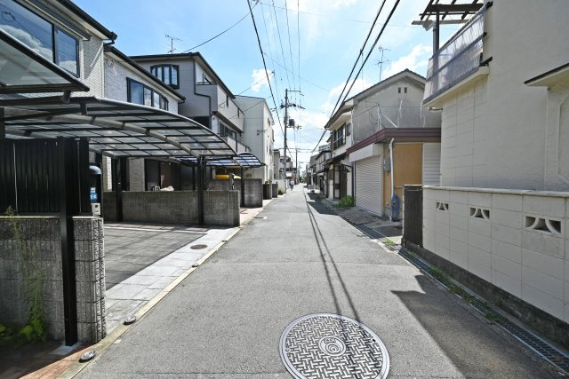 吹田市岸部北３丁目中古一戸建て│4SLDK＋並列駐車2台可の周辺|戸建てが並ぶ静かなエリアで、穏やかな住環境です。