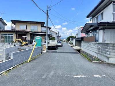 【前面道路含む現地写真】 | 【新築分譲住宅　～クレイドルガーデン～】 山形市西田　第12　☆全2棟☆ | 【Frontal road】
忙しく過ぎゆく日常を忘れ去るほど、ゆったりした時間が流れる住環境。『快適』は「家」と「街」と「環境」が調和した時に訪れることだと改めて感じさせてくれます。