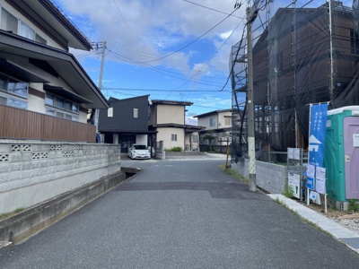 【前面道路含む現地写真】 | 【新築分譲住宅　～クレイドルガーデン～】 山形市西田　第12　☆全2棟☆ | 【Frontal road】
忙しく過ぎゆく日常を忘れ去るほど、ゆったりした時間が流れる住環境。『快適』は「家」と「街」と「環境」が調和した時に訪れることだと改めて感じさせてくれます。